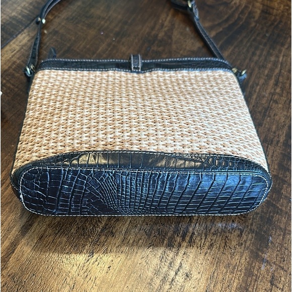 Brahmin | Natural Fiber & Black Croc Embossed Leather Convertible Crossbody Bag - Picture 5 of 13